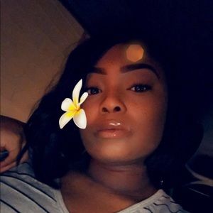 Meet your Posher, Kiana